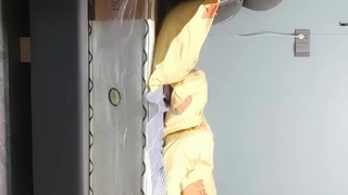 幺儿绝对真实！单男操我老婆，老婆低沉的呻吟把我的骚老婆操的直流白