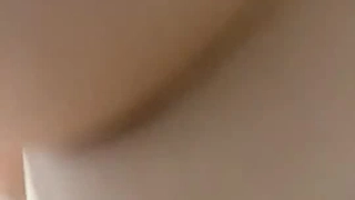 FC2-PPV 715564 【個人撮影】色白スレンダー美人妻のいつきさんとパイパン痴女プレイで生ハメ大量顔射！