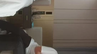 国产麻豆AV节目 台湾街头搭讪达人艾理 实测系列 实测女生最特别的啪啪啪场合下