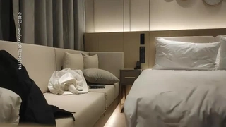 业余少女在深喉口交后被精液填满嘴巴